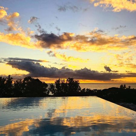 Luxury Penthouse With Infinity Pool & Stunning Sea View Lägenhet Flic-en-Flacq Exteriör bild
