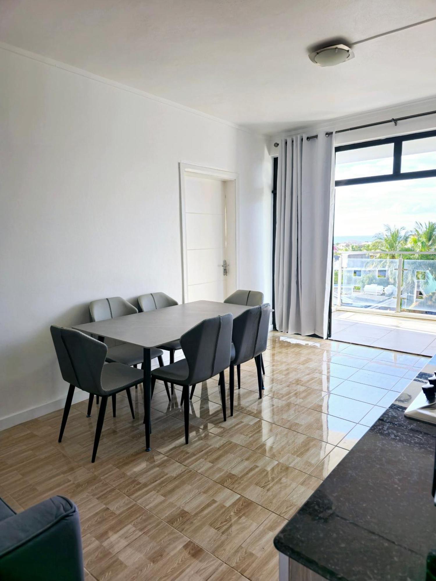 Luxury Penthouse With Infinity Pool & Stunning Sea View Lägenhet Flic-en-Flacq Exteriör bild